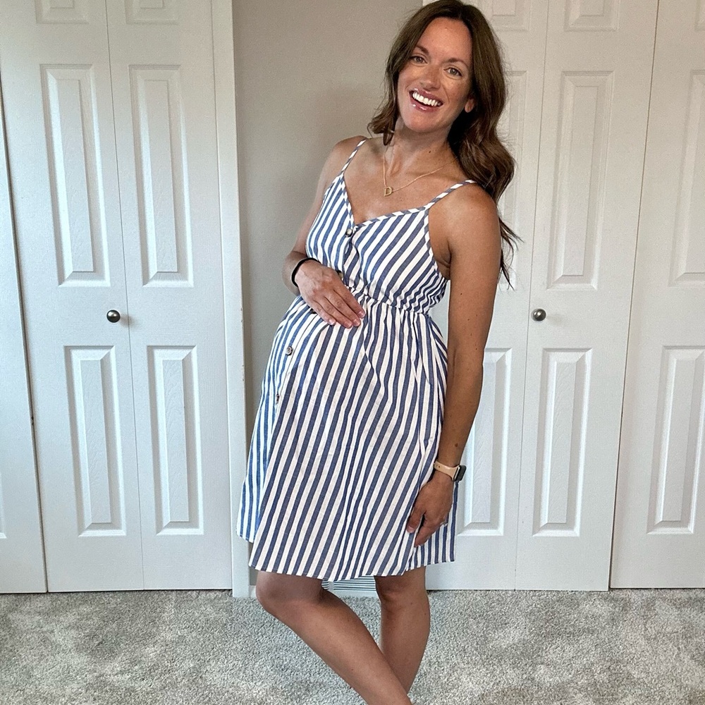 Maternity dress from the Oyoangle store on amazon!